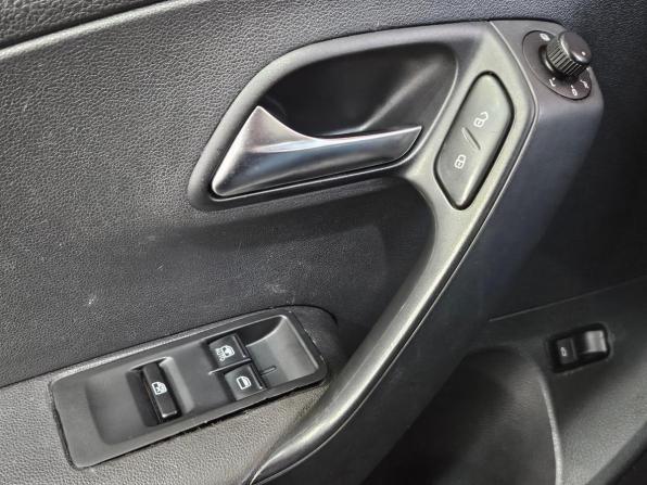 Volkswagen Polo V с пробегом 2015 года, цена 1 049 000 рублей, 70965 км, седан, Автокод Объявления