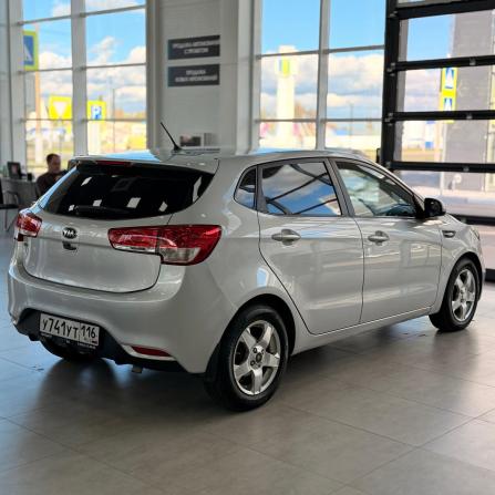 Kia Rio III Рестайлинг с пробегом 2015 года, цена 794 000 рублей, 137637 км, хэтчбек, Автокод Объявления