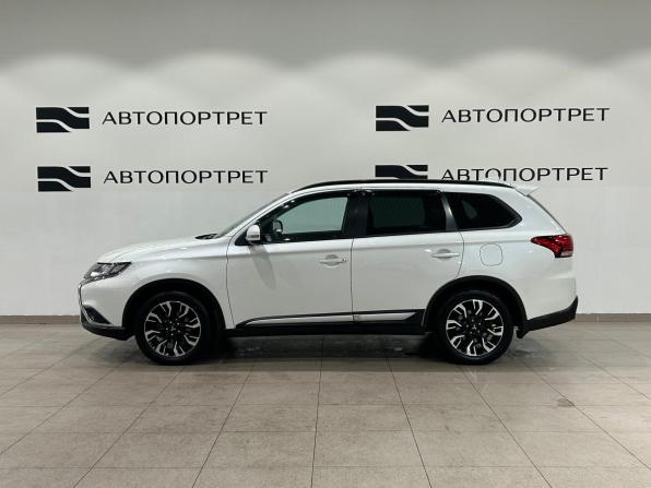 Mitsubishi Outlander III Рестайлинг 3 с пробегом 2021 года, цена 2 259 000 рублей, 105672 км, внедорожник, Автокод Объявления