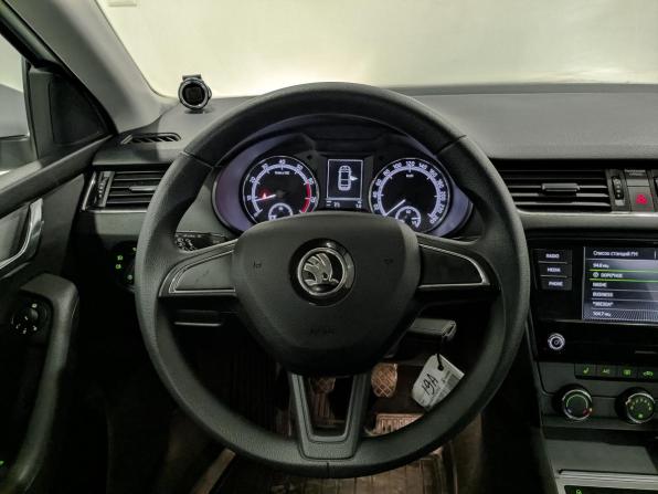 Skoda Octavia III (A7) Рестайлинг с пробегом 2019 года, цена 1 415 000 рублей, 119106 км, лифтбек, Автокод Объявления