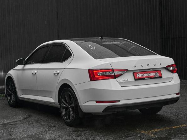 Skoda Superb III Рестайлинг с пробегом 2021 года, цена 2 570 000 рублей, 96113 км, лифтбек, Автокод Объявления