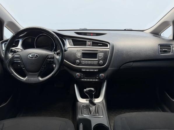 Kia Ceed II Рестайлинг с пробегом 2018 года, цена 1 417 000 рублей, 128950 км, универсал, Автокод Объявления