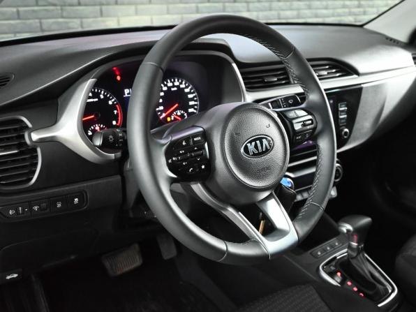 Kia Rio IV Рестайлинг с пробегом 2020 года, цена 1 700 000 рублей, 27883 км, седан, Автокод Объявления