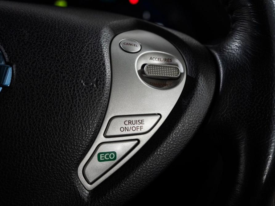 Nissan Leaf I (ZE0/AZE0) Иркутск  - изображение 11