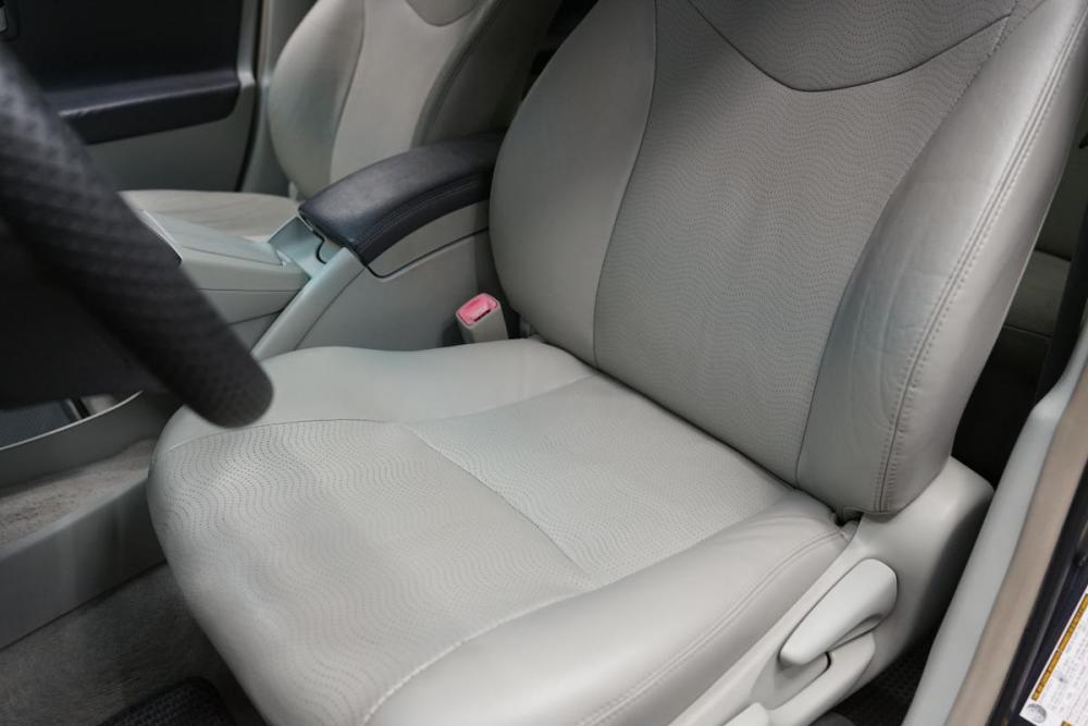 Toyota Prius III (XW30) Крым  - изображение 10