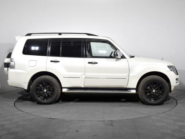 Mitsubishi Pajero IV Рестайлинг 2 с пробегом 2019 года, цена 3 297 690 рублей, 75435 км, внедорожник, Автокод Объявления
