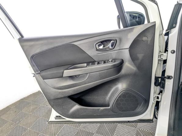 Renault Kaptur I с пробегом 2017 года, цена 1 345 000 рублей, 75207 км, внедорожник, Автокод Объявления