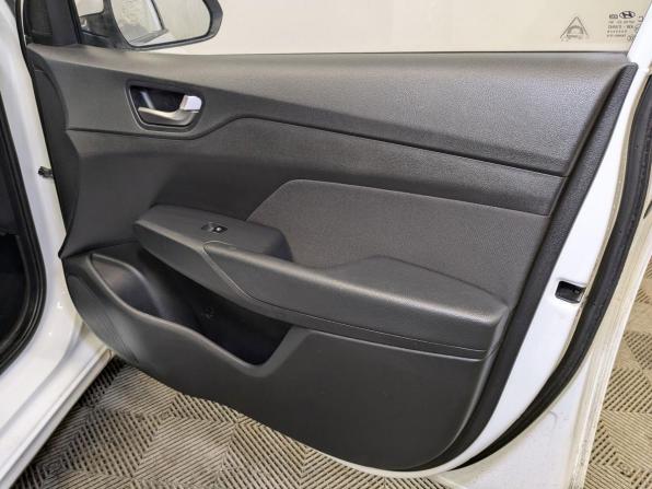 Hyundai Solaris II с пробегом 2019 года, цена 1 030 000 рублей, 141460 км, седан, Автокод Объявления