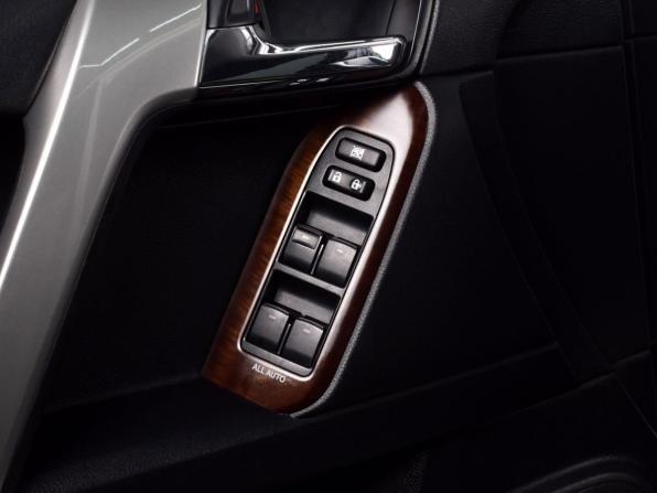 Toyota Land Cruiser Prado 150 Series Рестайлинг 1 с пробегом 2016 года, цена 4 099 999 рублей, 204597 км, внедорожник, Автокод Объявления