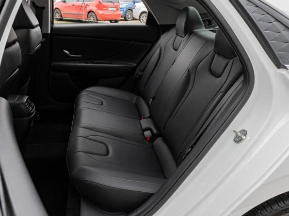 Hyundai Elantra VII (CN7) Рестайлинг с пробегом 2023 года, цена 2 239 000 рублей, 55406 км, седан, Автокод Объявления