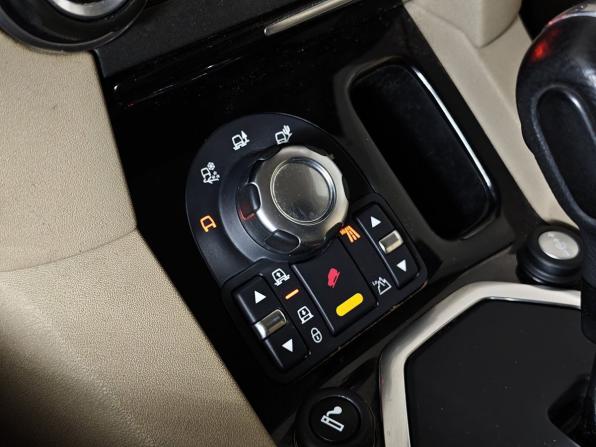 Land Rover Discovery IV с пробегом 2012 года, цена 1 930 000 рублей, 122030 км, внедорожник, Автокод Объявления
