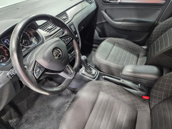 Skoda Rapid I Рестайлинг с пробегом 2018 года, цена 1 430 000 рублей, 70991 км, лифтбек, Автокод Объявления