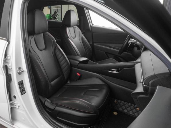 Hyundai Elantra VII (CN7) с пробегом 2022 года, цена 2 379 000 рублей, 63372 км, седан, Автокод Объявления