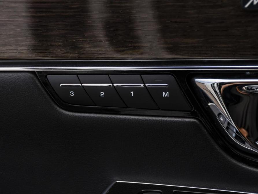 Jaguar XJ IV (X351) Рестайлинг Москва  - изображение 22