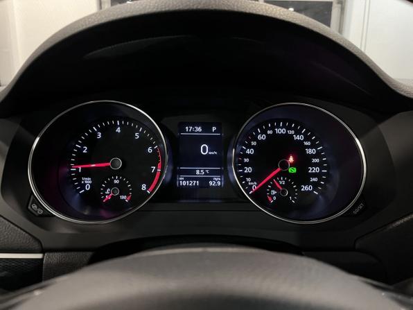 Volkswagen Jetta VI Рестайлинг с пробегом 2018 года, цена 1 470 000 рублей, 101271 км, седан, Автокод Объявления