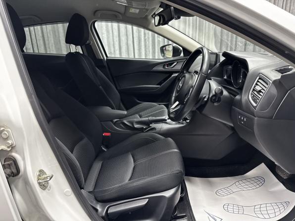 Mazda Axela III Рестайлинг с пробегом 2017 года, цена 1 570 000 рублей, 95146 км, седан, Автокод Объявления