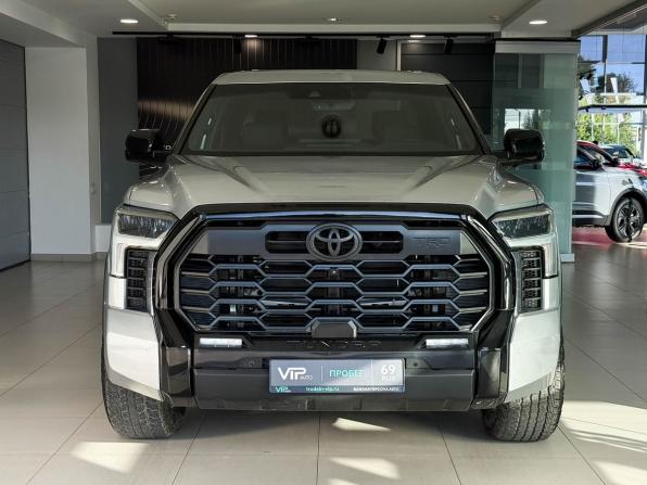 Toyota Tundra III с пробегом 2024 года, цена 6 950 000 рублей, 9832 км, пикап, Автокод Объявления