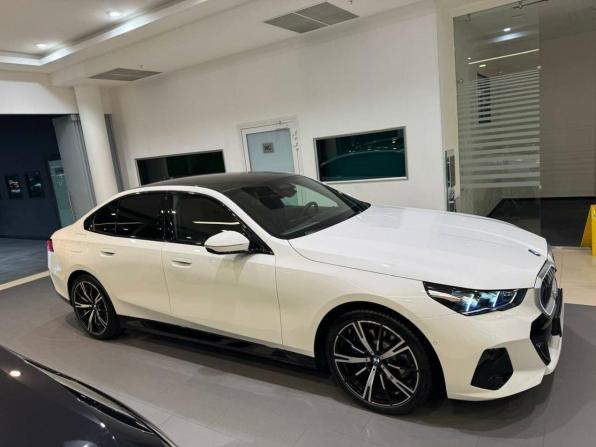 Новый BMW 5 серии VIII (G60/G61/G68) 2025 года, цена 10 949 900 рублей, седан, Автокод Объявления