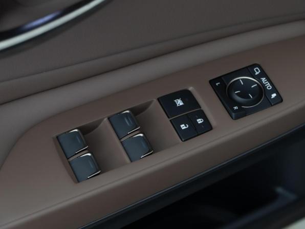 Lexus ES VII Рестайлинг 2 с пробегом 2025 года, цена 5 696 900 рублей, 60 км, седан, Автокод Объявления