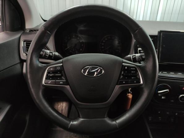 Hyundai Solaris II Рестайлинг с пробегом 2022 года, цена 1 495 000 рублей, 152434 км, седан, Автокод Объявления