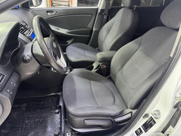 Hyundai Solaris I с пробегом 2013 года, цена 990 000 рублей, 69067 км, хэтчбек, Автокод Объявления