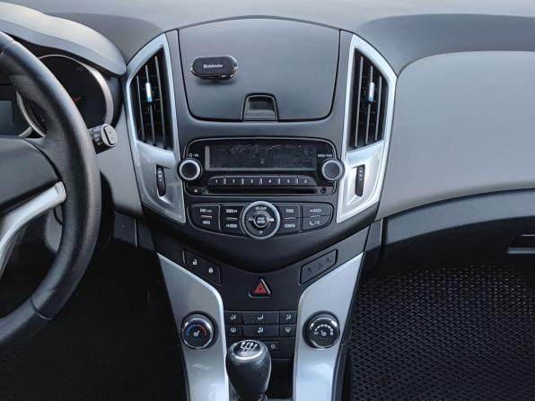 Chevrolet Cruze I Рестайлинг с пробегом 2015 года, цена 750 000 рублей, 133146 км, хэтчбек, Автокод Объявления