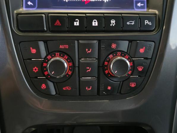 Opel Astra J Рестайлинг с пробегом 2013 года, цена 999 000 рублей, 156500 км, хэтчбек, Автокод Объявления