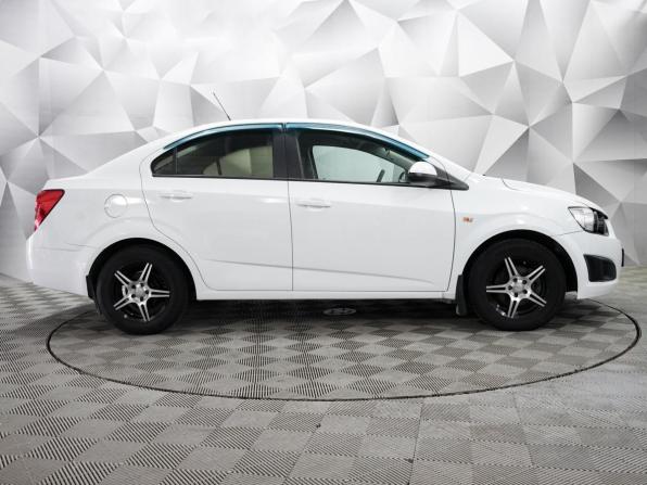 Chevrolet Aveo II с пробегом 2015 года, цена 561 000 рублей, 165000 км, седан, Автокод Объявления