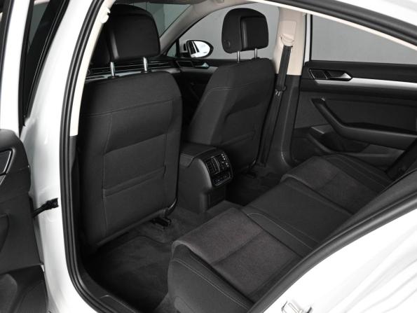 Volkswagen Passat B8 с пробегом 2019 года, цена 2 249 000 рублей, 67100 км, седан, Автокод Объявления