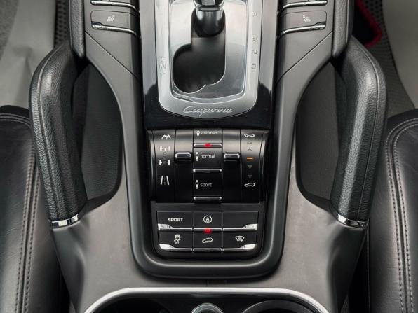 Porsche Cayenne II (958) с пробегом 2012 года, цена 2 090 000 рублей, 215231 км, внедорожник, Автокод Объявления