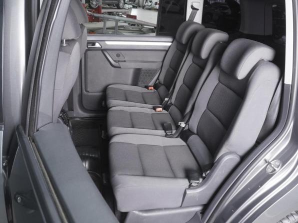 Volkswagen Touran I Рестайлинг 2 с пробегом 2011 года, цена 1 219 000 рублей, 140491 км, компактвэн, Автокод Объявления