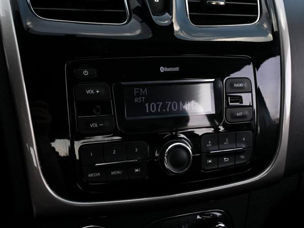 Renault Sandero II Рестайлинг с пробегом 2019 года, цена 1 059 000 рублей, 48154 км, хэтчбек, Автокод Объявления