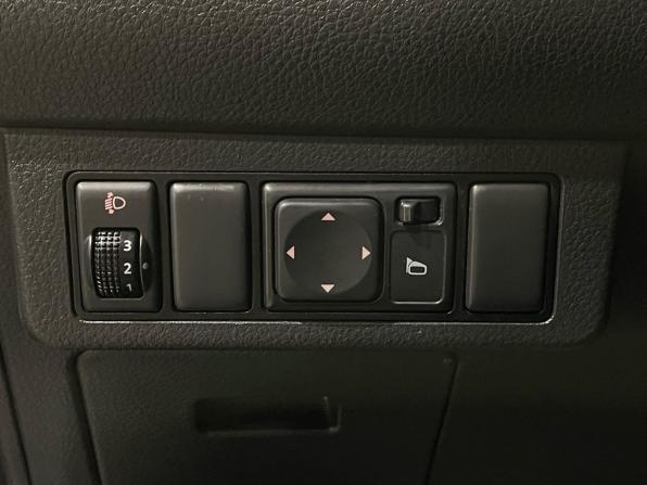 Nissan Tiida I Рестайлинг с пробегом 2012 года, цена 975 000 рублей, 79001 км, хэтчбек, Автокод Объявления