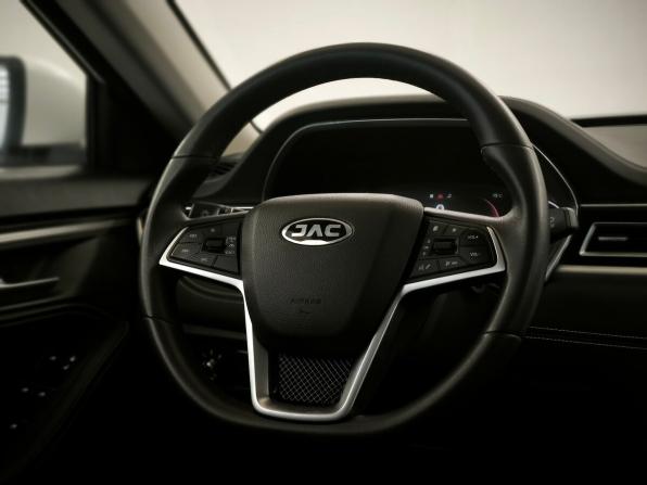 JAC J7 I с пробегом 2023 года, цена 1 440 000 рублей, 29083 км, хэтчбек, Автокод Объявления