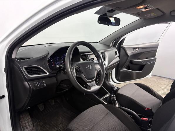 Hyundai Solaris II с пробегом 2018 года, цена 1 195 000 рублей, 117754 км, седан, Автокод Объявления