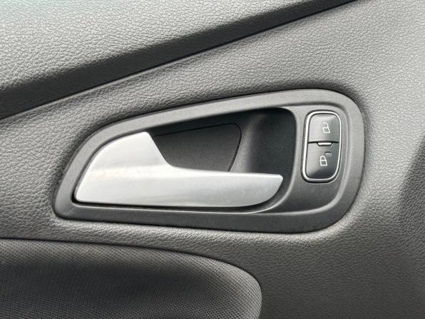 Ford Focus III Рестайлинг с пробегом 2017 года, цена 999 000 рублей, 185763 км, универсал, Автокод Объявления
