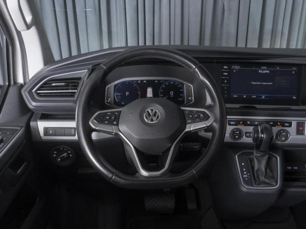 Volkswagen Multivan T6 Рестайлинг с пробегом 2020 года, цена 6 870 000 рублей, 122067 км, минивэн, Автокод Объявления