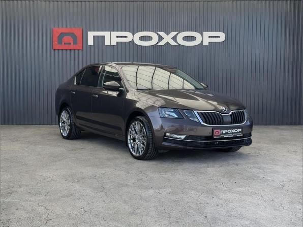 Skoda Octavia III (A7) Рестайлинг с пробегом 2019 года, цена 1 997 000 рублей, 61806 км, лифтбек, Автокод Объявления
