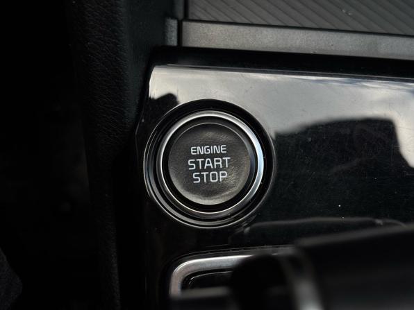 Kia Sportage V с пробегом 2022 года, цена 3 330 000 рублей, 56850 км, внедорожник, Автокод Объявления