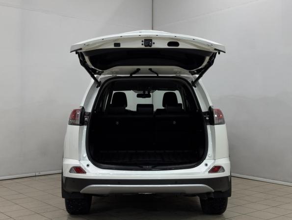 Toyota RAV4 IV (XA40) Рестайлинг с пробегом 2017 года, цена 2 699 000 рублей, 142211 км, внедорожник, Автокод Объявления