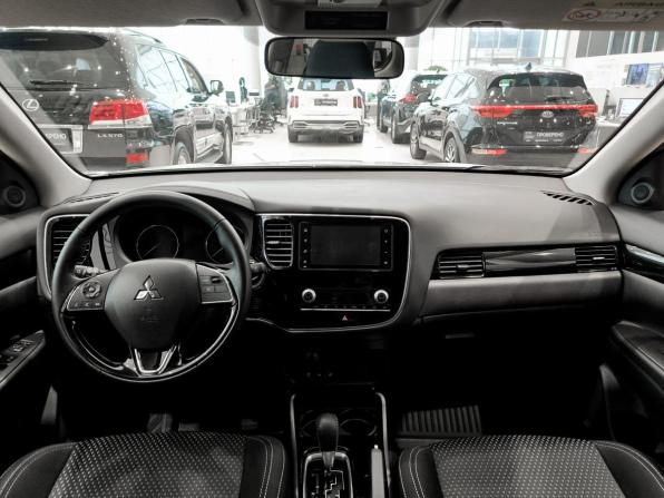 Mitsubishi Outlander III Рестайлинг 3 с пробегом 2021 года, цена 2 785 000 рублей, 37365 км, внедорожник, Автокод Объявления
