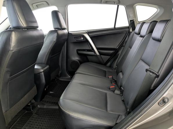 Toyota RAV4 IV (XA40) Рестайлинг с пробегом 2017 года, цена 2 250 000 рублей, 217415 км, внедорожник, Автокод Объявления