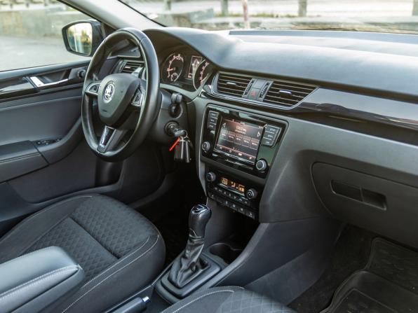 Skoda Rapid I Рестайлинг с пробегом 2018 года, цена 1 528 000 рублей, 57723 км, лифтбек, Автокод Объявления