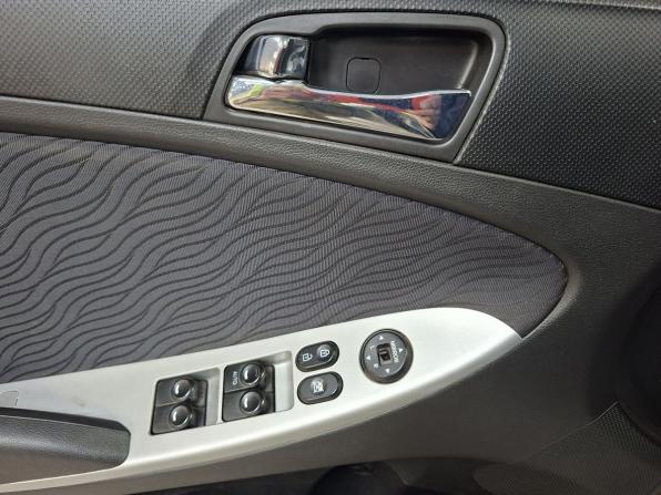 Hyundai Solaris I с пробегом 2014 года, цена 865 000 рублей, 203672 км, седан, Автокод Объявления