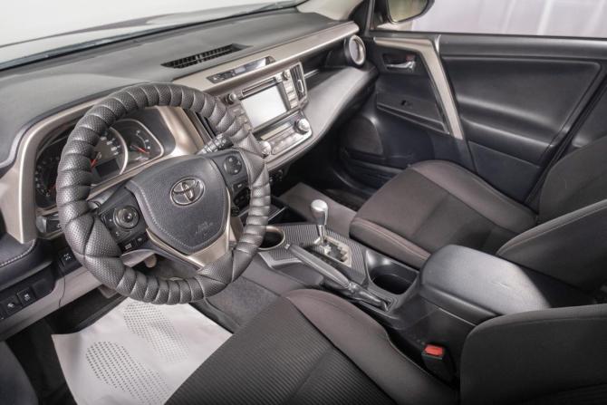 Toyota RAV4 IV (XA40) с пробегом 2014 года, цена 2 309 000 рублей, 207500 км, внедорожник, Автокод Объявления
