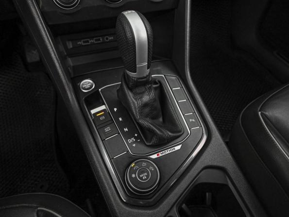 Volkswagen Tiguan II с пробегом 2018 года, цена 2 548 000 рублей, 107537 км, внедорожник, Автокод Объявления