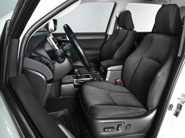 Toyota Land Cruiser Prado 150 Series Рестайлинг 3 с пробегом 2020 года, цена 4 259 000 рублей, 173430 км, внедорожник, Автокод Объявления