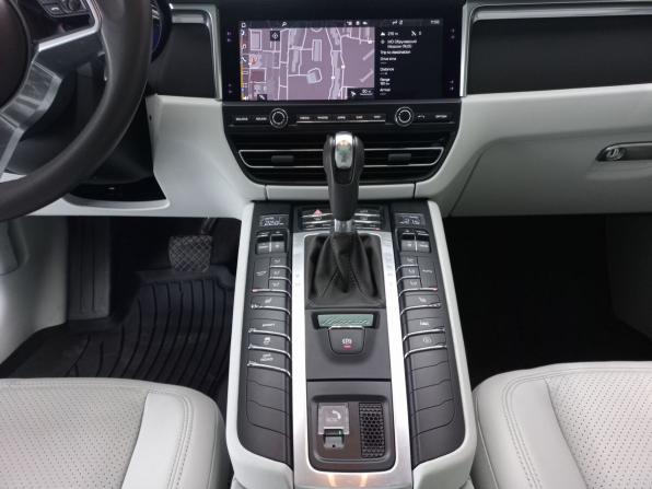 Porsche Macan I Рестайлинг с пробегом 2021 года, цена 6 290 000 рублей, 29880 км, внедорожник, Автокод Объявления