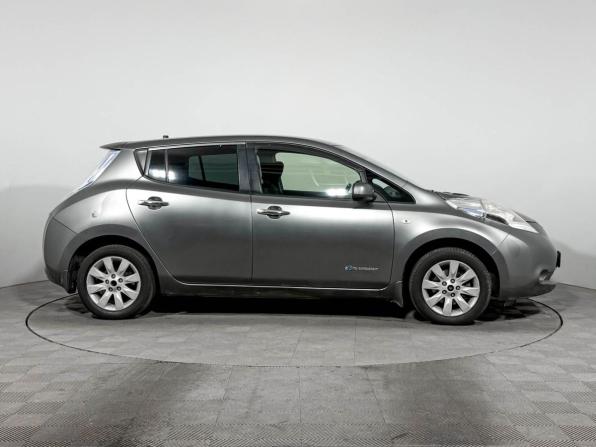 Nissan Leaf I (ZE0/AZE0) с пробегом 2015 года, цена 645 000 рублей, 160000 км, хэтчбек, Автокод Объявления
