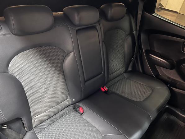 Hyundai ix35 I с пробегом 2011 года, цена 990 000 рублей, 306403 км, внедорожник, Автокод Объявления